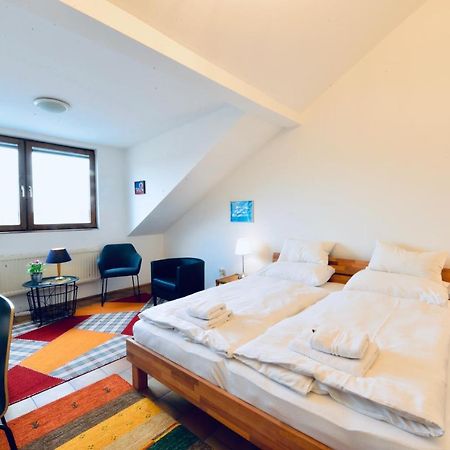 Charming Attic Apartment Near Messe Wien And Center Bagian luar foto