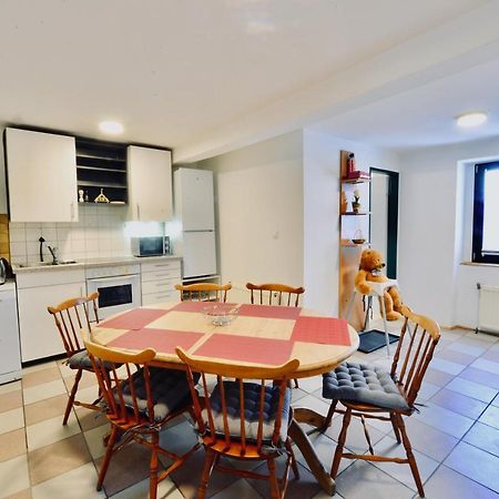 Charming Attic Apartment Near Messe Wien And Center Bagian luar foto