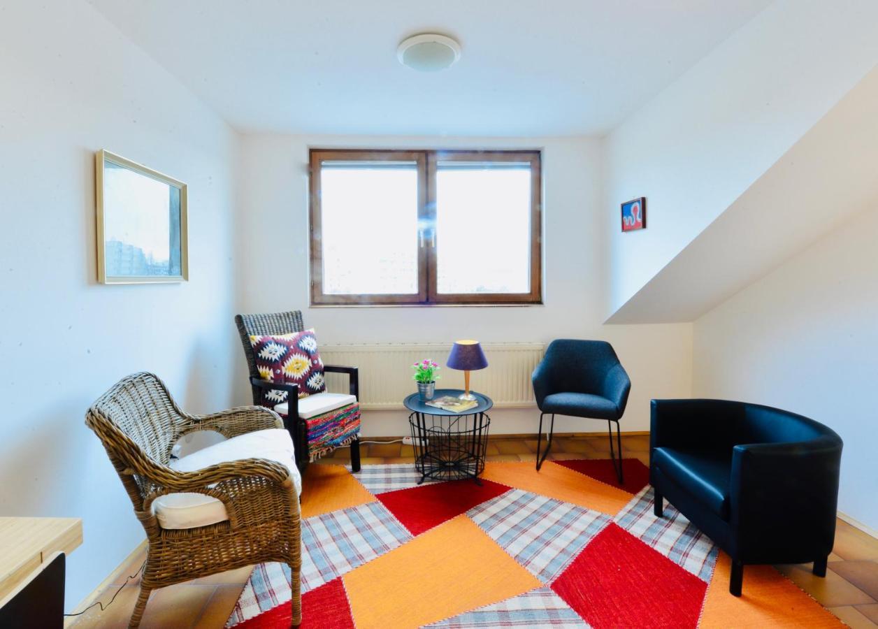 Charming Attic Apartment Near Messe Wien And Center Bagian luar foto