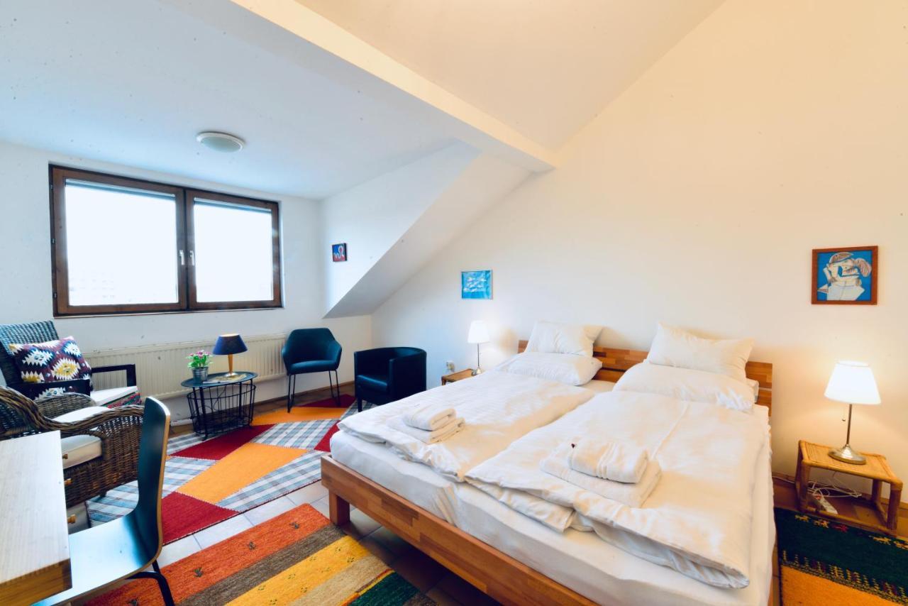 Charming Attic Apartment Near Messe Wien And Center Bagian luar foto