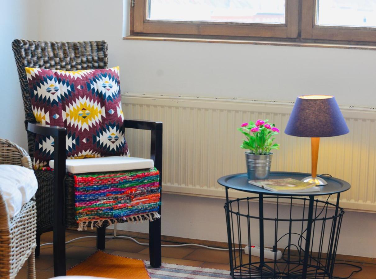 Charming Attic Apartment Near Messe Wien And Center Bagian luar foto
