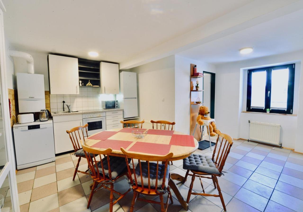 Charming Attic Apartment Near Messe Wien And Center Bagian luar foto