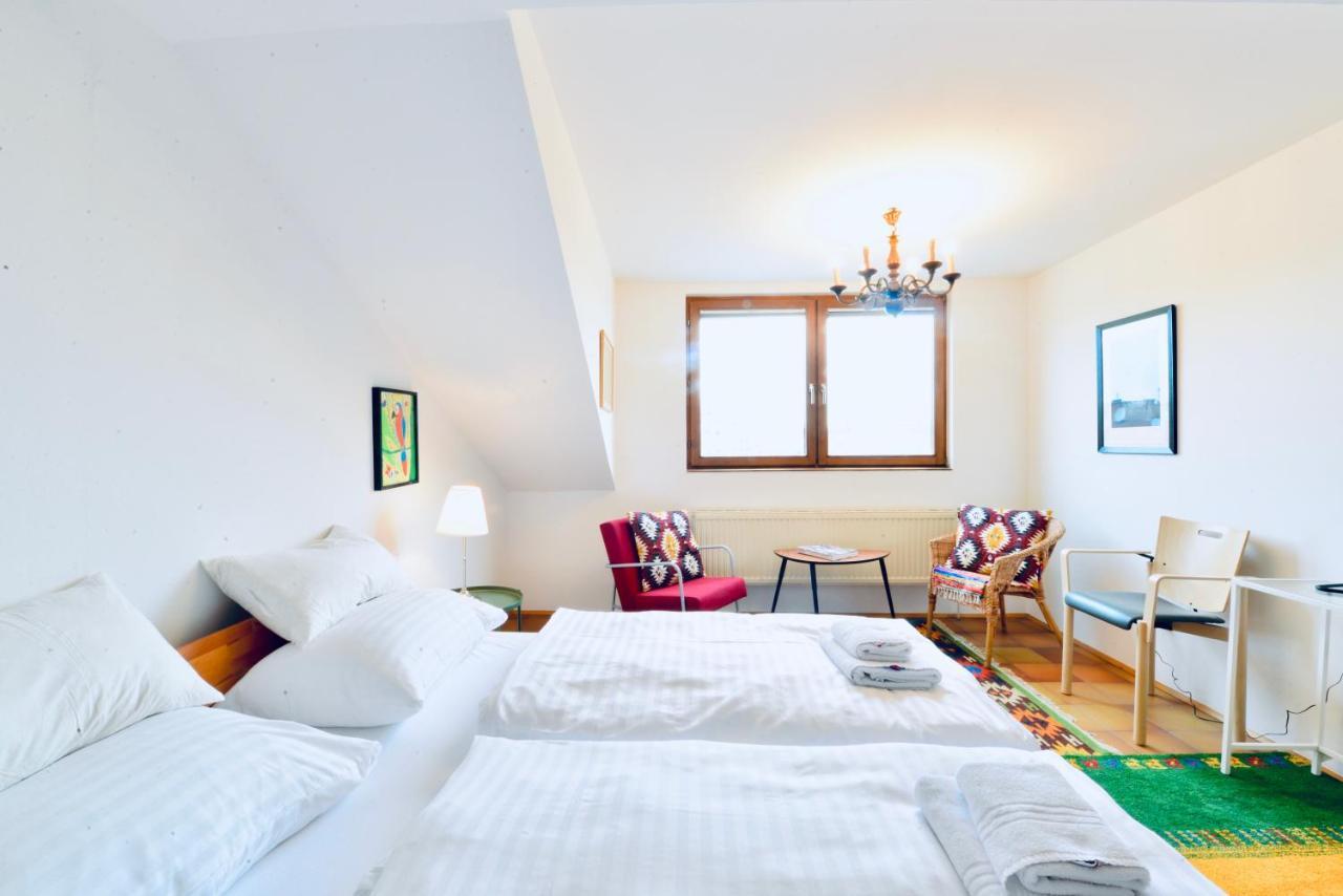 Charming Attic Apartment Near Messe Wien And Center Bagian luar foto